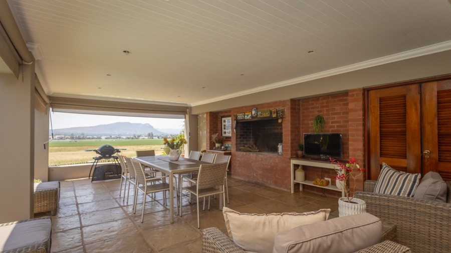 3 Bedroom Property for Sale in The Coves North West